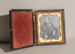 Дагеротип с женским портретом